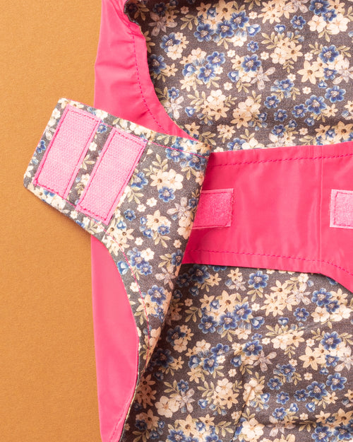 Gabardina con capucha