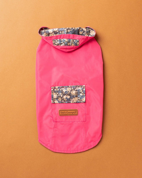 Gabardine Rosa com capuz - Tata's Concept ®️